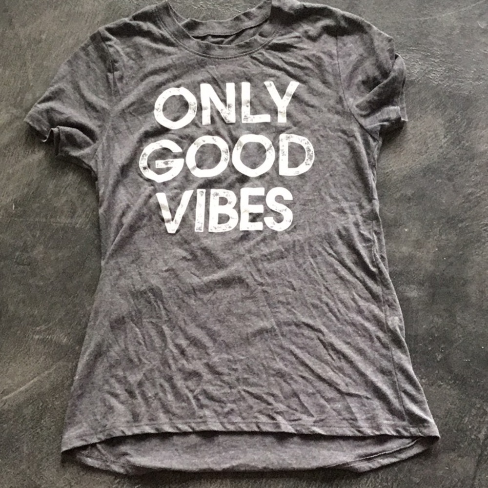 grey only good vibes tshirt
